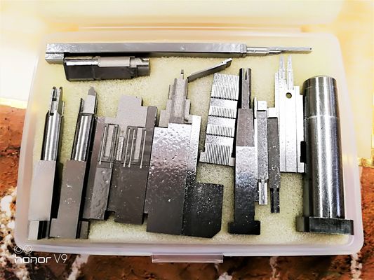 Cnc ενθέτων εξαρτημάτων κύβων πλαστικά μέρη φορμών εγχύσεων μερών ακρίβειας